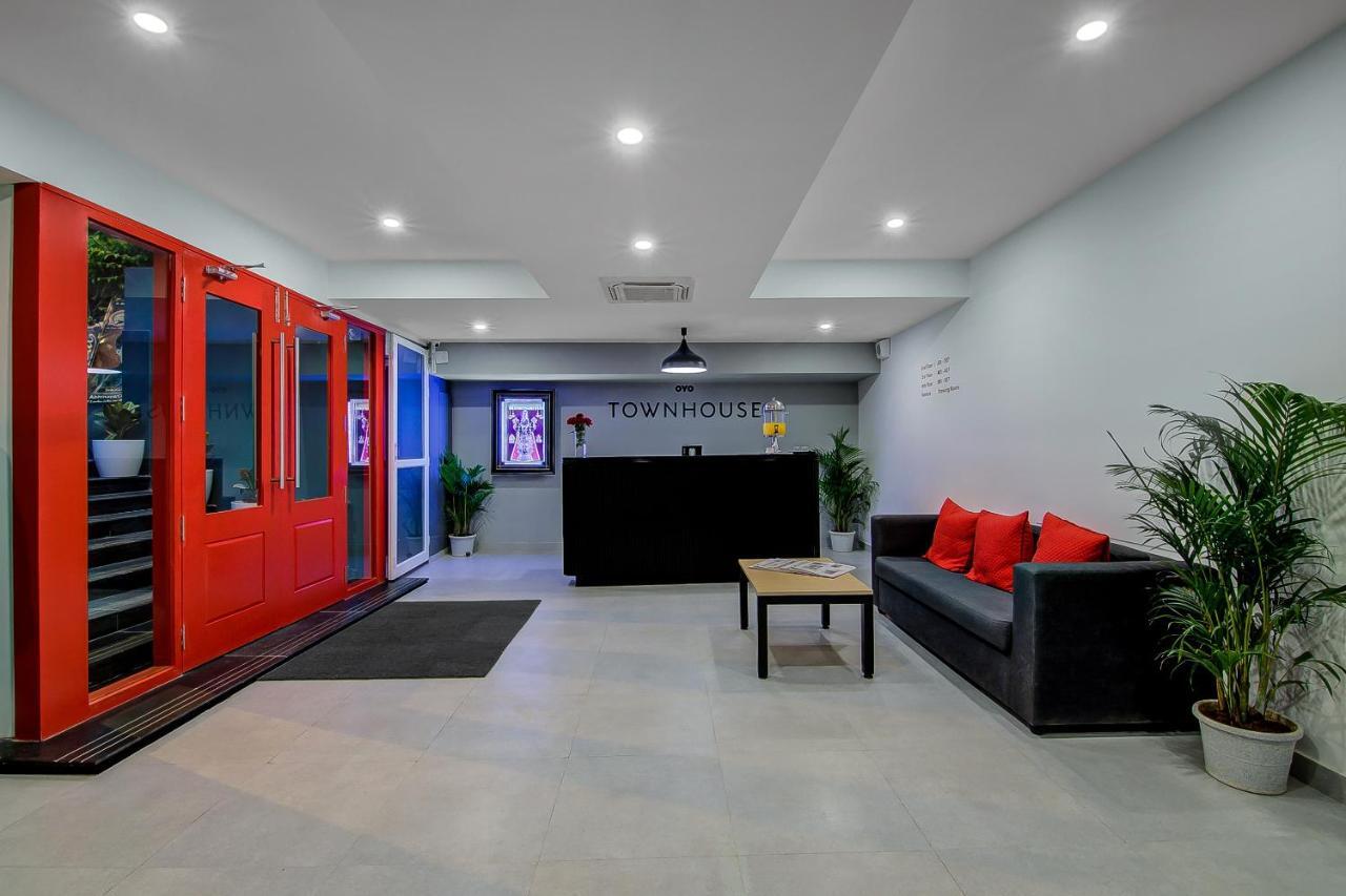 Super Townhouse Global Village Tech Park Near Kengeri Bus Terminal Metro Station Bangalore Exterior foto